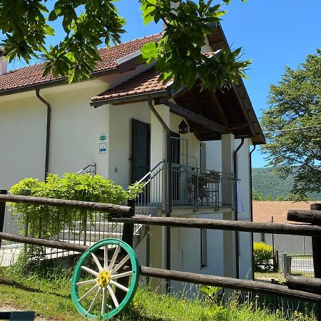BB Andre' Bed and Breakfast Vara Superiore Exteriör bild